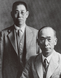 西川秋次（左）。豊田利三郎と共に
